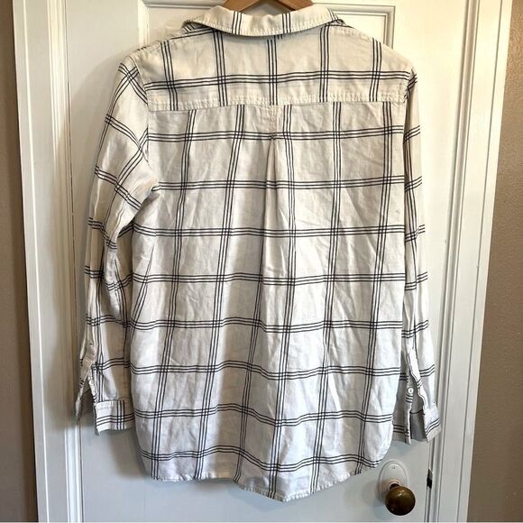 H&M White and Grey flannel top - Picture 2 of 7